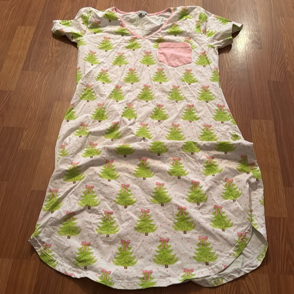 Busy Bee Smocks mom size large nightgown GUC